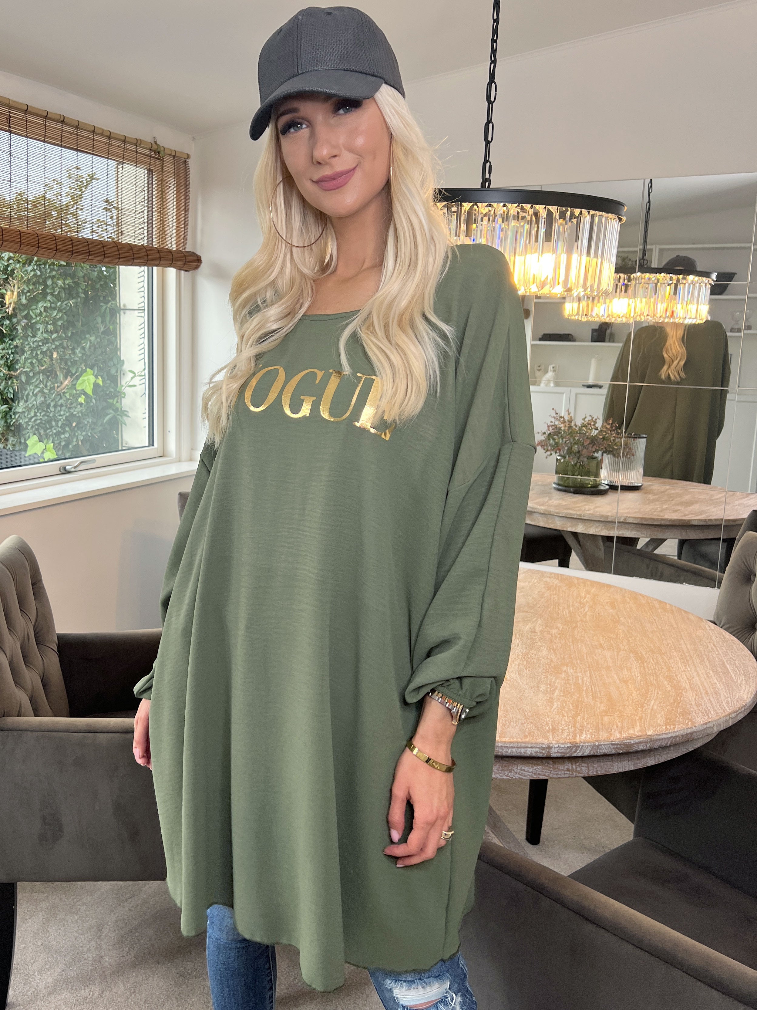 Nella - Cool klänning med skrift